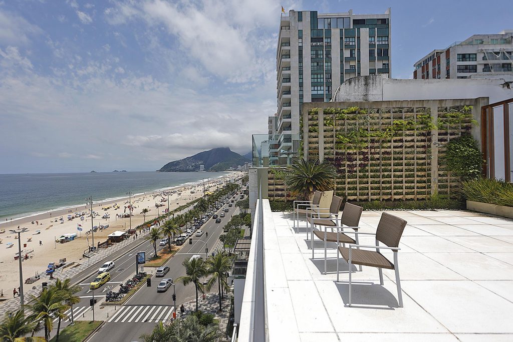 Reveillon à beira mar, Praia Leblon. Cobertura de imóvel alto padrão com vista para o mar no Rio de Janeiro