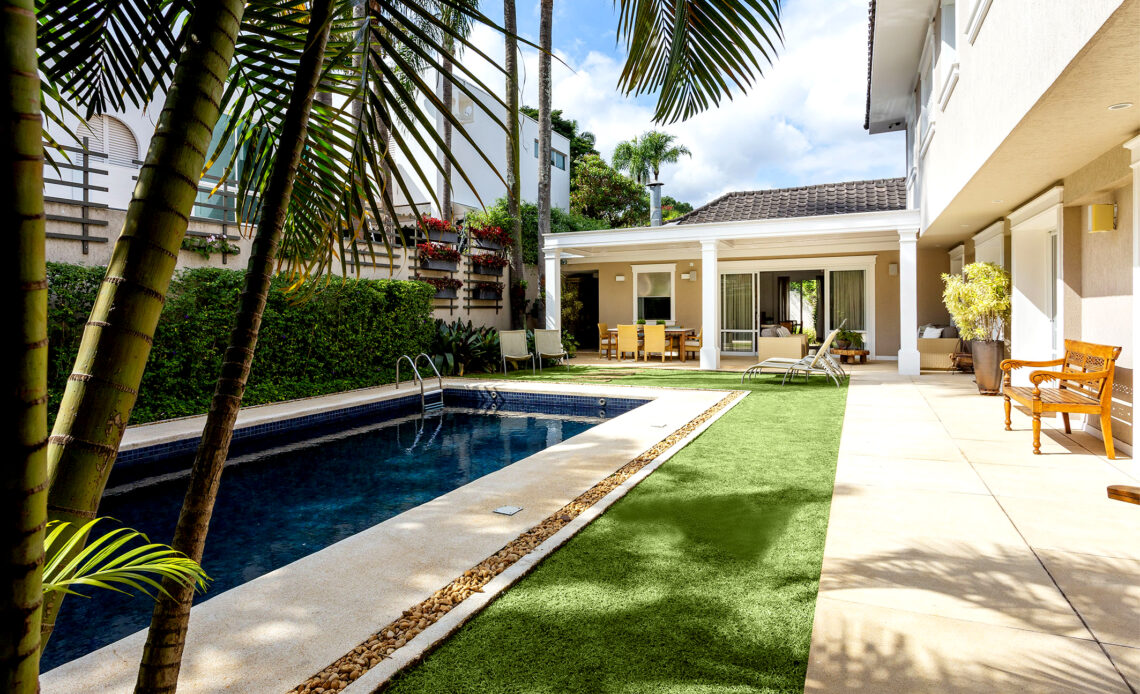 Uma casa para viver Alto de Pinheiros em sua melhor essência